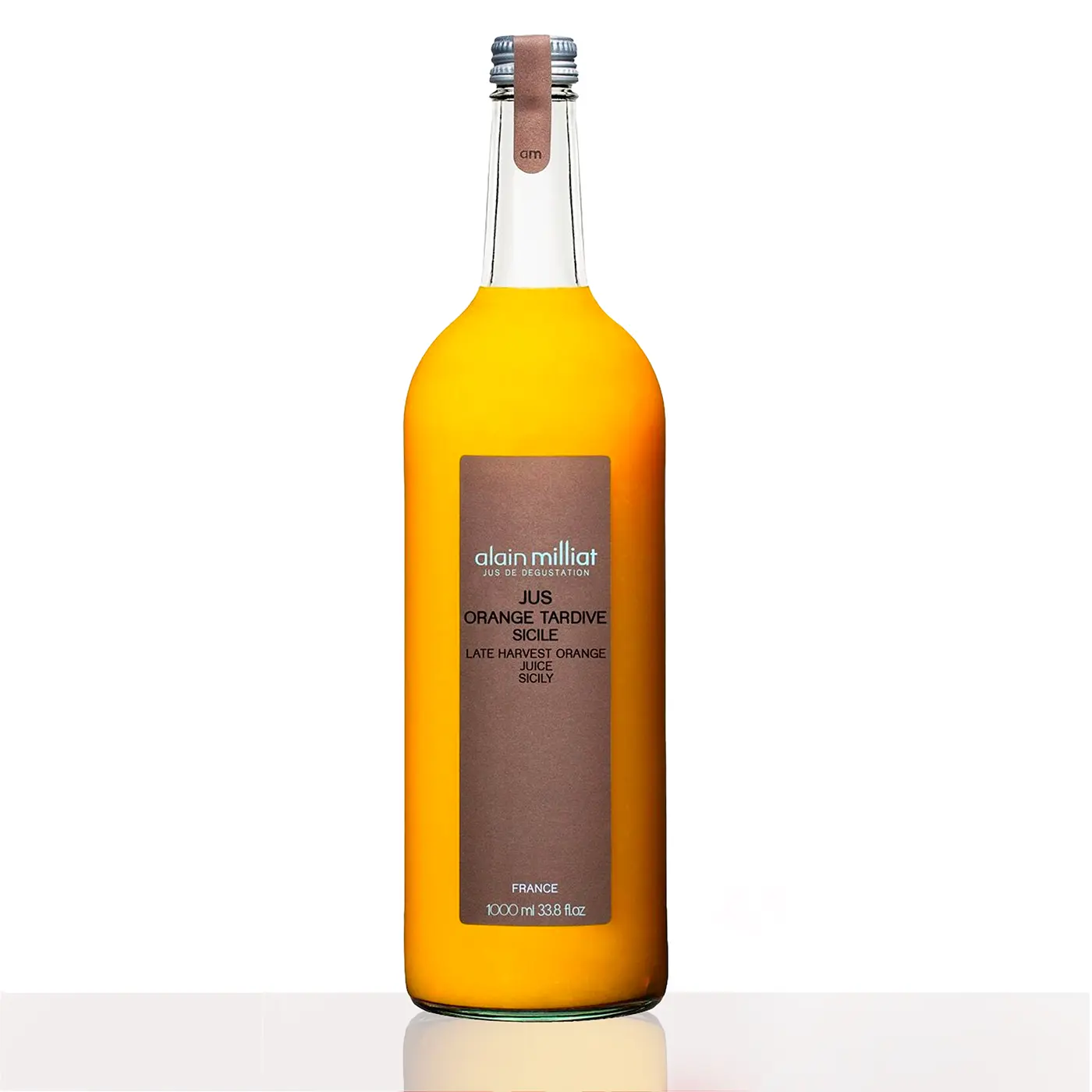 Bouteille de jus d’orange tardive de Sicile Alain Milliat 1L, sélectionnée par Jardins d'Épicure, élaborée à partir d’oranges cueillies à maturité.
