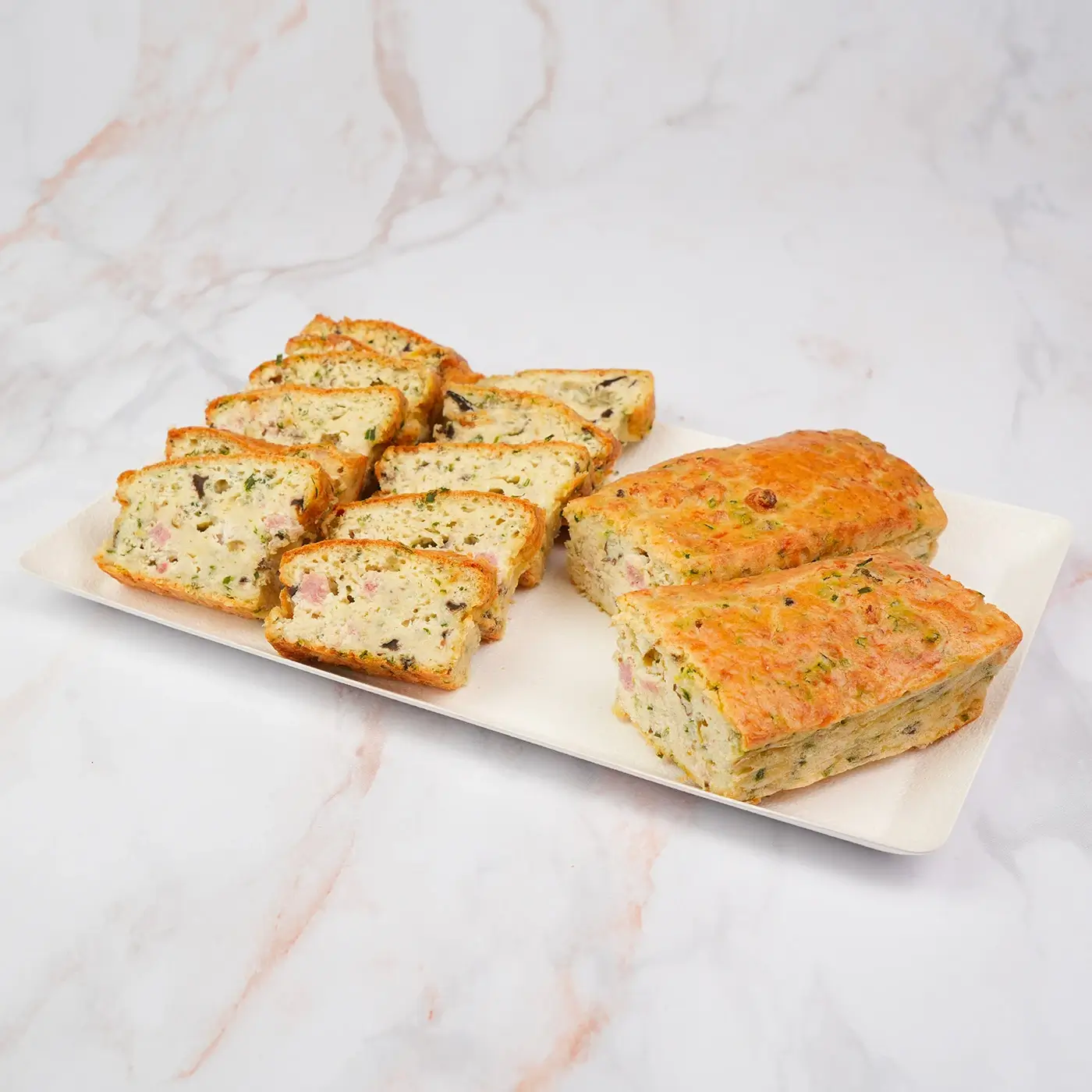 Plateau de cake salé aux olives et jambon – 420 g tranché