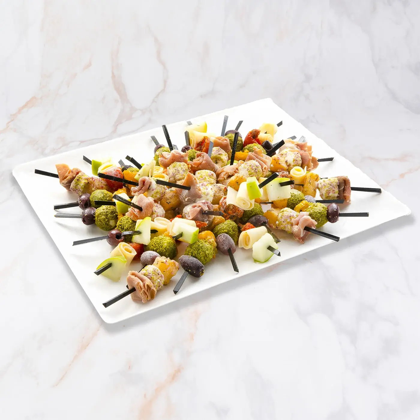 Pièce Cocktail salé mini brochettes à partager pour un dîner, réunion ou évènement - Jardins d'Épicure traiteur artisanal et écoresponsable qui fait de livraison à Paris et Île de France