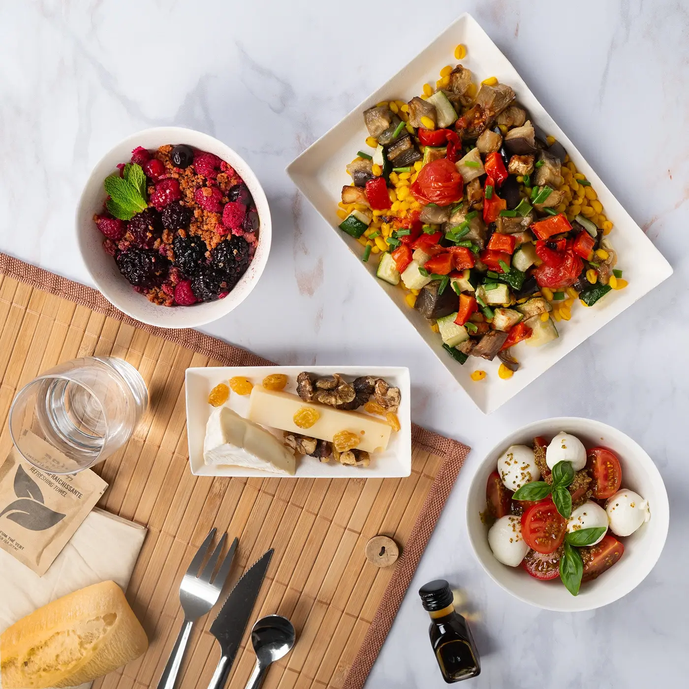 Plateau repas végétarien ratatouille confite & feta AOP – Jardins d’Épicure Traiteur Paris & Ile de France